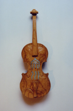 宗川邸表札（バイオリン型）正面写真